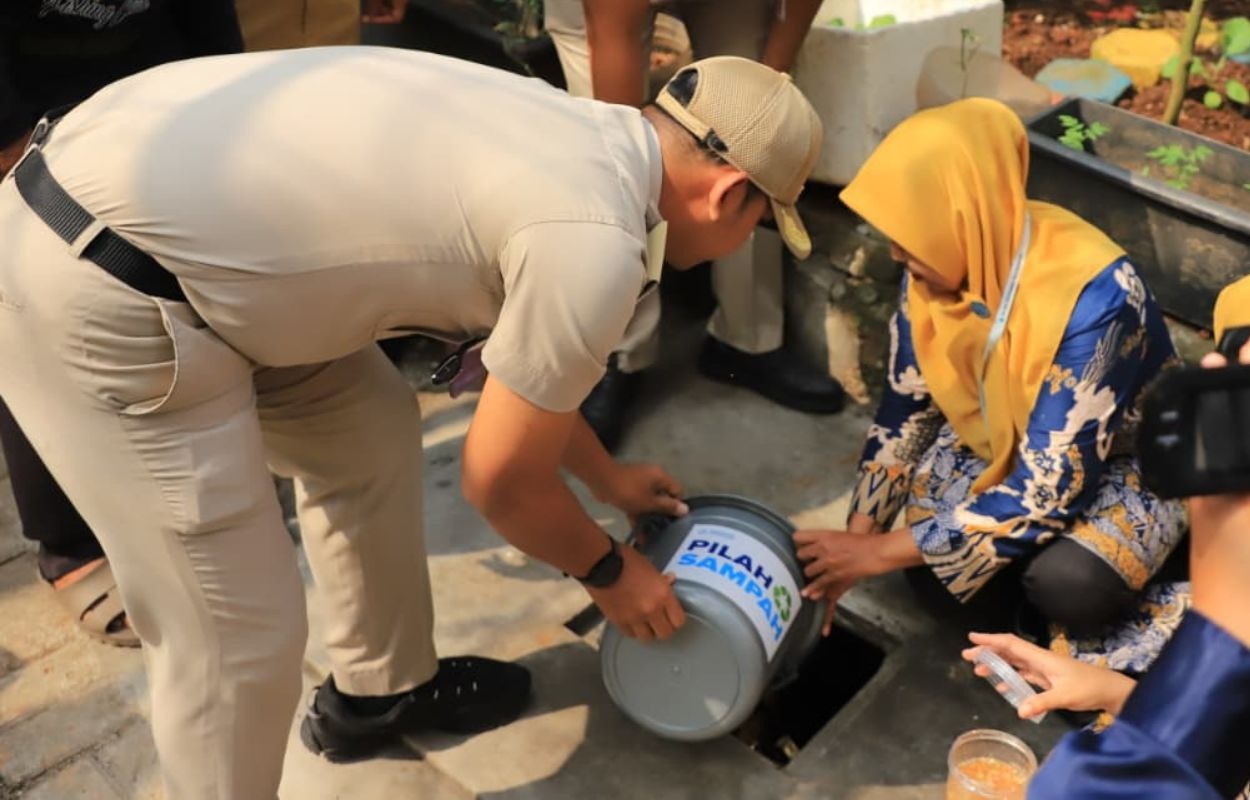 Kelurahan Pela Mampang Hadirkan Teba Modern dan Biopori Jumbo untuk Kurangi Volume Sampah