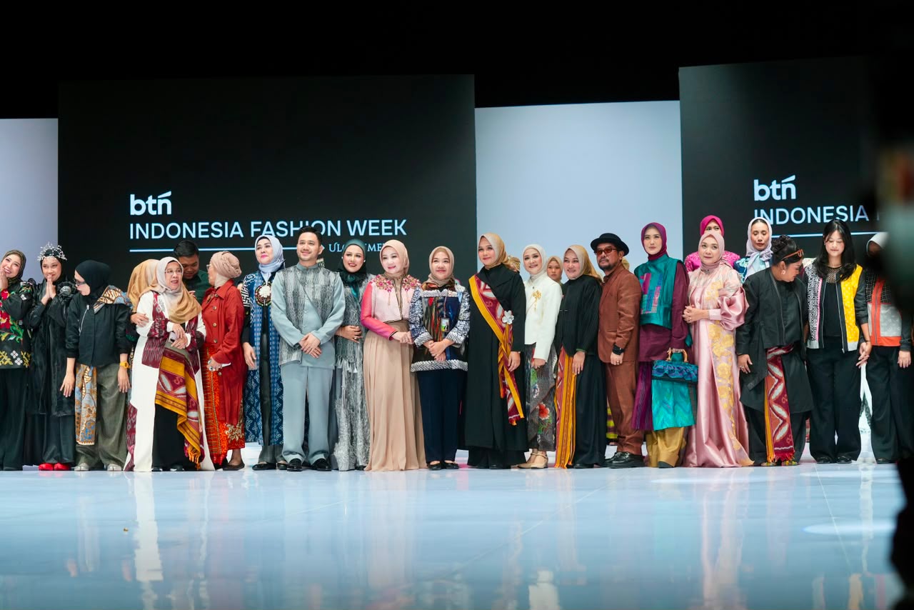 Puluhan Karya Desainer EMI Tampil Memukau di BTN Indonesia Fashion Week 2026